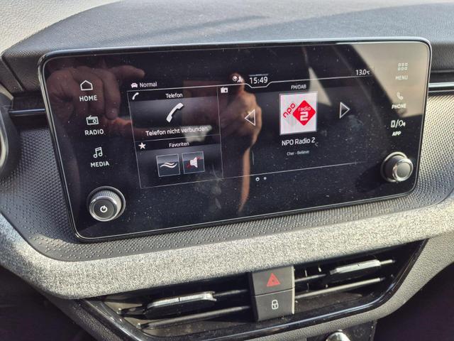 Skoda Kamiq 1.0 TSI 115PS DSG Selection AHK R&uuml;ckf.Kamera PDC v+h Sitzheizung Klimaautomatik Skoda-Radio Apple CarPlay + Android Auto Tempomat Garantieverl&auml;ngerung 16"LM 