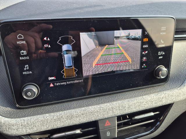 Skoda Kamiq 1.0 TSI 115PS DSG Selection AHK R&uuml;ckf.Kamera PDC v+h Sitzheizung Klimaautomatik Skoda-Radio Apple CarPlay + Android Auto Tempomat Garantieverl&auml;ngerung 16"LM 