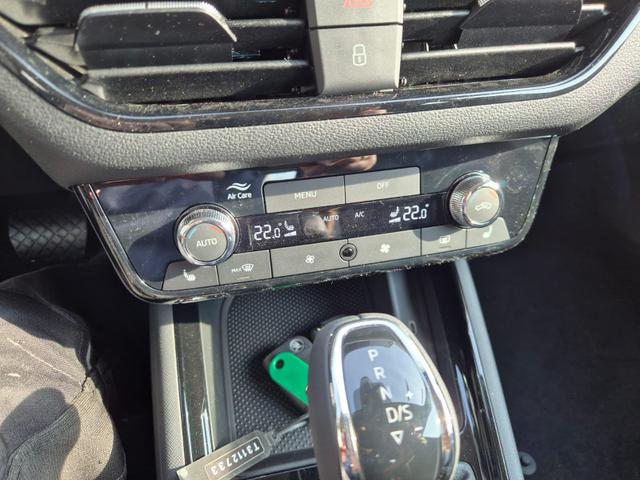 Skoda Kamiq 1.0 TSI 115PS DSG Selection AHK R&uuml;ckf.Kamera PDC v+h Sitzheizung Klimaautomatik Skoda-Radio Apple CarPlay + Android Auto Tempomat Garantieverl&auml;ngerung 16"LM 