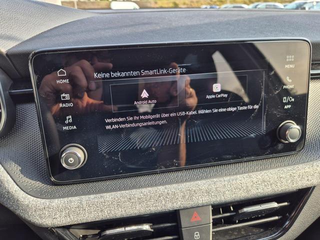 Skoda Kamiq 1.0 TSI 115PS DSG Selection AHK R&uuml;ckf.Kamera PDC v+h Sitzheizung Klimaautomatik Skoda-Radio Apple CarPlay + Android Auto Tempomat Garantieverl&auml;ngerung 16"LM 