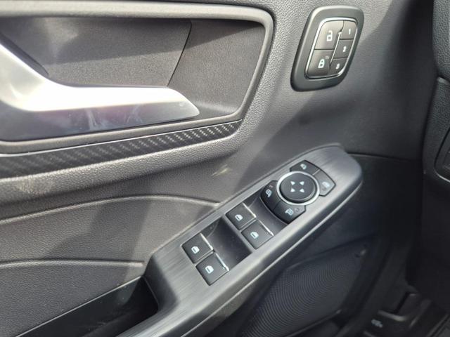 Ford Kuga ST-Line X 243PS PHEV Automatik schwenkb. AHK Sitzheizung v+h Lenkradheizung Frontscheibe beheizb. Klimaauomatik Navi SYNC4 Apple CarPlay Android Auto Touchscreen PDC 4xKamera 2xKeyless B+O Sound 18"LM vollelektr. Reichweite 67KM 