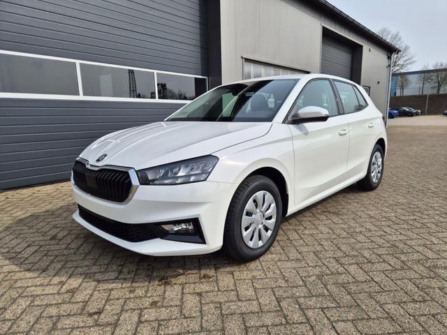 Skoda Fabia 1.0 TSI 95PS Selection 5-t&uuml;rig R&uuml;ckf.Kamera Parksensoren Sitzheizung Multifunktionslenkrad Klima Skoda-Radio Bluetooth Touchscreen Tempomat Nebelsch. Apple CarPlay + Android Auto 