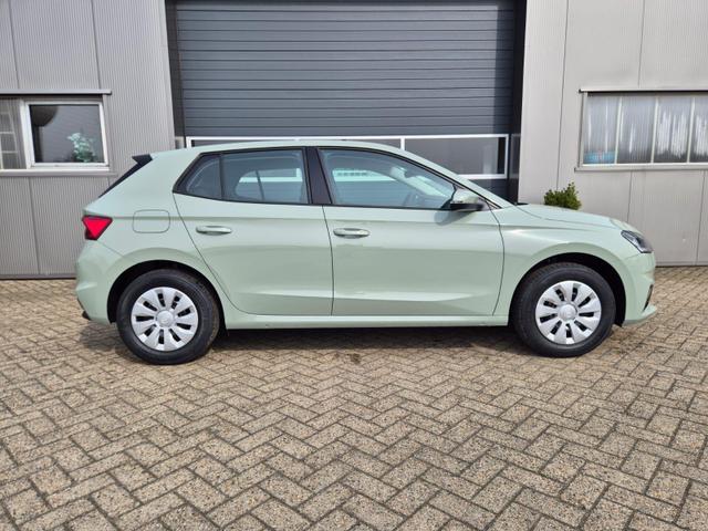 Skoda Fabia - 1.0 TSI 95PS Selection 5-t&uuml;rig R&uuml;ckf.Kamera Parksensoren Sitzheizung Multifunktionslenkrad Klima Skoda-Radio Bluetooth Touchscreen Tempomat Nebelsch. Apple CarPlay + Android Auto