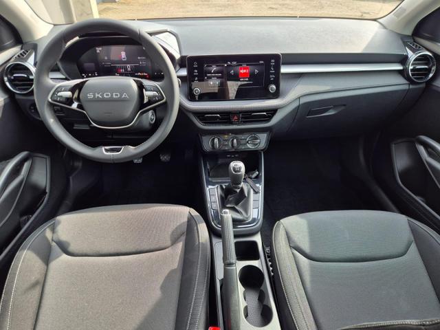 Skoda Fabia 1.0 TSI 95PS Selection 5-t&uuml;rig R&uuml;ckf.Kamera Parksensoren Sitzheizung Multifunktionslenkrad Klima Skoda-Radio Bluetooth Touchscreen Tempomat Nebelsch. Apple CarPlay + Android Auto 