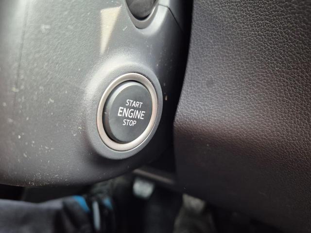 Skoda Fabia 1.0 TSI 95PS Selection 5-t&uuml;rig R&uuml;ckf.Kamera Parksensoren Sitzheizung Multifunktionslenkrad Klima Skoda-Radio Bluetooth Touchscreen Tempomat Nebelsch. Apple CarPlay + Android Auto 