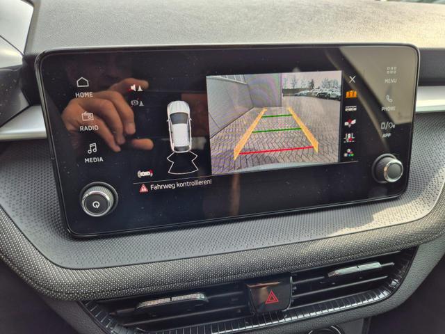 Skoda Fabia 1.0 TSI 95PS Selection 5-t&uuml;rig R&uuml;ckf.Kamera Parksensoren Sitzheizung Multifunktionslenkrad Klima Skoda-Radio Bluetooth Touchscreen Tempomat Nebelsch. Apple CarPlay + Android Auto 