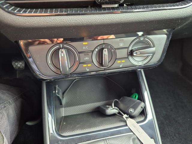 Skoda Fabia 1.0 TSI 95PS Selection 5-t&uuml;rig R&uuml;ckf.Kamera Parksensoren Sitzheizung Multifunktionslenkrad Klima Skoda-Radio Bluetooth Touchscreen Tempomat Nebelsch. Apple CarPlay + Android Auto 