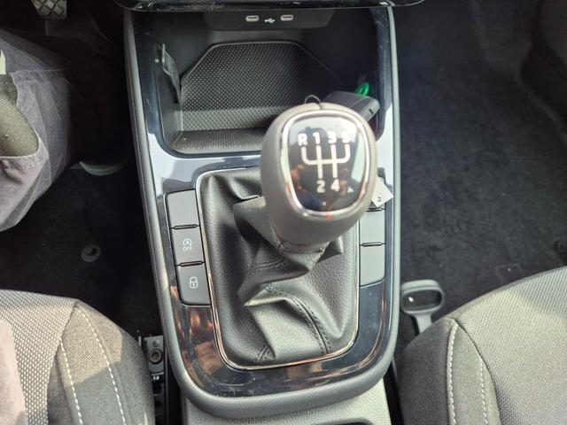 Skoda Fabia 1.0 TSI 95PS Selection 5-t&uuml;rig R&uuml;ckf.Kamera Parksensoren Sitzheizung Multifunktionslenkrad Klima Skoda-Radio Bluetooth Touchscreen Tempomat Nebelsch. Apple CarPlay + Android Auto 