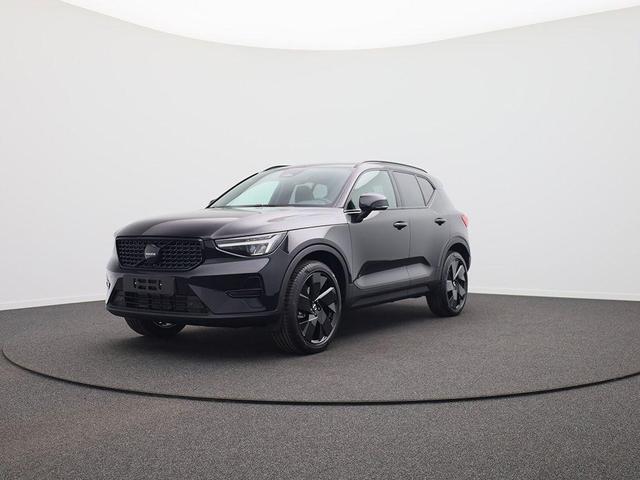 Volvo XC40 - 2.0 Black Edition Plus B4 Mild-Hybrid 197PS Automatik elektr. PanoDach R&uuml;ckf.Kamera PDC v+h ACC el.Heckklappe Harma/Kadon-Sound Klimaautomatik Sitzheizung Lenkradheizung Apple CarPlay Android Auto 20-LM