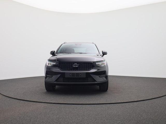 Volvo XC40 2.0 Black Edition Plus B4 Mild-Hybrid 197PS Automatik elektr. PanoDach R&uuml;ckf.Kamera PDC v+h ACC el.Heckklappe Harma/Kadon-Sound Klimaautomatik Sitzheizung Lenkradheizung Apple CarPlay Android Auto 20-LM 