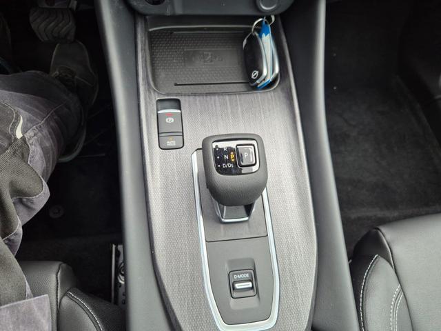 Nissan Qashqai 1.3 DIG-T MHEV 158 PS X-Tronic Tekna Voll-Leder Klimaautomatik PanoGlasdach Sitzheizung Lenkradheizung Navi Head-Up Display elektr. Heckklappe ACC PDC v+h 360&deg;Kamera DAB Bluetooth Touchscreen Apple CarPlay Android Auto 19"LM 