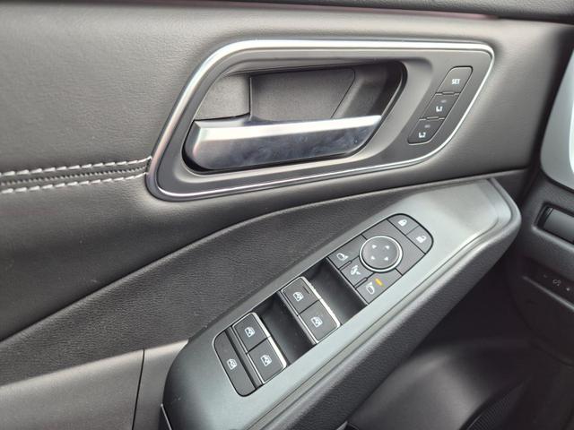 Nissan Qashqai 1.3 DIG-T MHEV 158 PS X-Tronic Tekna Voll-Leder Klimaautomatik PanoGlasdach Sitzheizung Lenkradheizung Navi Head-Up Display elektr. Heckklappe ACC PDC v+h 360&deg;Kamera DAB Bluetooth Touchscreen Apple CarPlay Android Auto 19"LM 