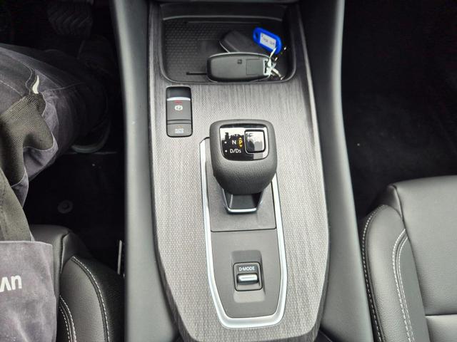 Nissan Qashqai 1.3 DIG-T MHEV 158 PS X-Tronic Tekna Voll-Leder Klimaautomatik PanoGlasdach Sitzheizung Lenkradheizung Navi Head-Up Display elektr. Heckklappe ACC PDC v+h 360&deg;Kamera DAB Bluetooth Touchscreen Apple CarPlay Android Auto 19"LM 