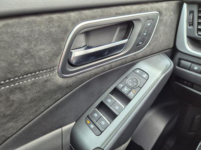 Nissan Qashqai 1.3 DIG-T MHEV 158 PS X-Tronic Tekna Premium Paket 20"LM Teil-Leder PanoGlasdach Klimaautomatik Sitzheizung Lenkradheizung Navi Head-Up Display elektr. Heckklappe ACC PDC v+h 360&deg;Kamera DAB Bluetooth Touchscreen Apple CarPlay Android Auto 