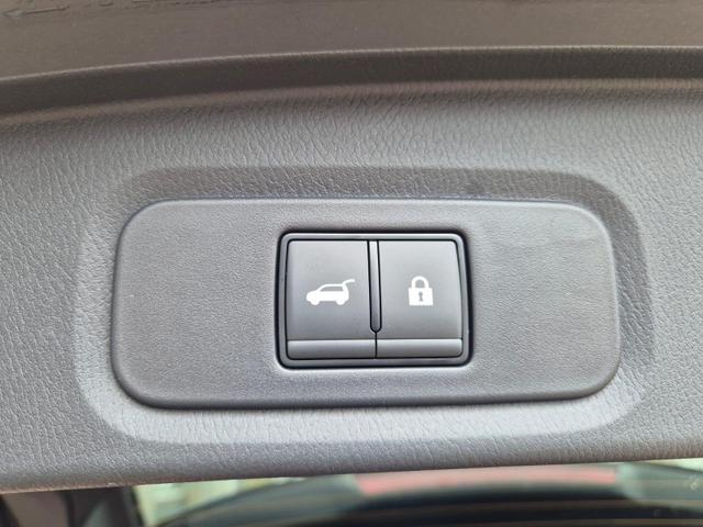 Nissan Qashqai 1.3 DIG-T MHEV 158 PS X-Tronic Tekna Premium Paket 20"LM Teil-Leder PanoGlasdach Klimaautomatik Sitzheizung Lenkradheizung Navi Head-Up Display elektr. Heckklappe ACC PDC v+h 360&deg;Kamera DAB Bluetooth Touchscreen Apple CarPlay Android Auto 