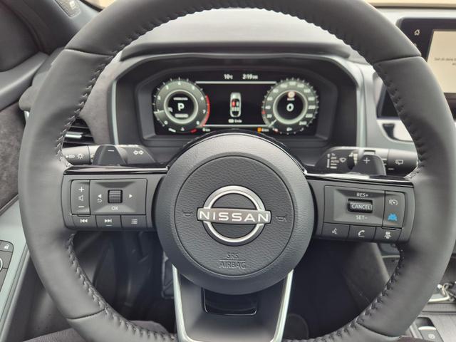 Nissan Qashqai 1.3 DIG-T MHEV 158 PS X-Tronic Tekna Premium Paket 20"LM Teil-Leder PanoGlasdach Klimaautomatik Sitzheizung Lenkradheizung Navi Head-Up Display elektr. Heckklappe ACC PDC v+h 360&deg;Kamera DAB Bluetooth Touchscreen Apple CarPlay Android Auto 