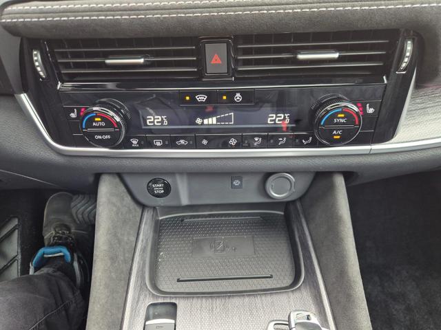 Nissan Qashqai 1.3 DIG-T MHEV 158 PS X-Tronic Tekna Premium Paket 20"LM Teil-Leder PanoGlasdach Klimaautomatik Sitzheizung Lenkradheizung Navi Head-Up Display elektr. Heckklappe ACC PDC v+h 360&deg;Kamera DAB Bluetooth Touchscreen Apple CarPlay Android Auto 