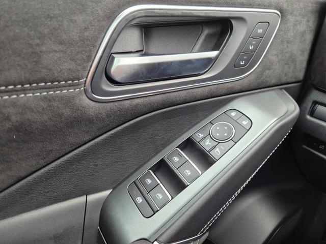 Nissan Qashqai 1.3 DIG-T MHEV 158 PS X-Tronic N-Design 20"Zoll Teil-Leder PanoGlasdach Klimaautomatik Sitzheizung Lenkradheizung Navi Head-Up Display elektr. Heckklappe ACC PDC v+h 360&deg;Kamera DAB Bluetooth Touchscreen Apple CarPlay Android Auto 