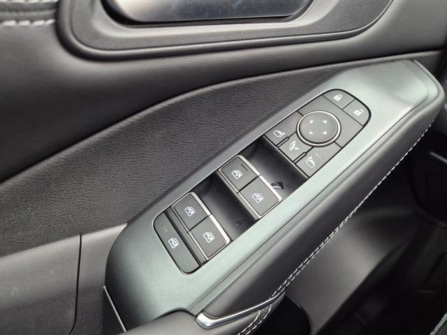 Nissan Qashqai 1.3 DIG-T MHEV 158 PS X-Tronic N-Connecta Teil-Leder PanoGlasdach Klimaautomatik Sitzheizung Lenkradheizung Navi ACC PDC v+h 360&deg;Kamera DAB Bluetooth Touchscreen Apple CarPlay Android Auto 18"LM 