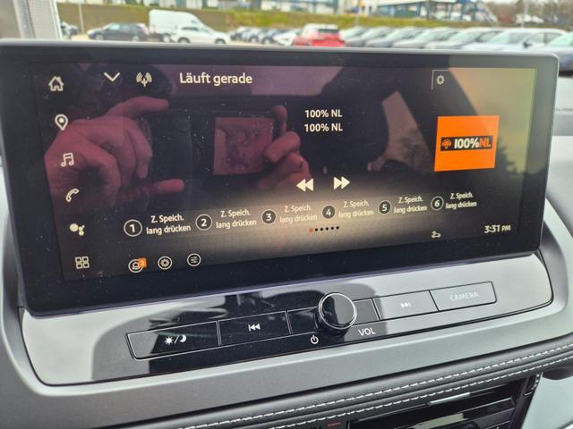 Nissan Qashqai 1.3 DIG-T MHEV 158 PS X-Tronic N-Connecta Teil-Leder PanoGlasdach Klimaautomatik Sitzheizung Lenkradheizung Navi ACC PDC v+h 360&deg;Kamera DAB Bluetooth Touchscreen Apple CarPlay Android Auto 18"LM 