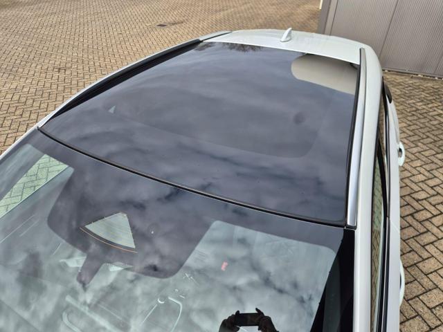 Nissan Qashqai 1.3 DIG-T MHEV 140PS Tekna Voll-Leder Klimaautomatik PanoGlasdach Sitzheizung Lenkradheizung Navi Head-Up Display elektr. Heckklappe ACC PDC v+h 360&deg;Kamera DAB Bluetooth Touchscreen Apple CarPlay Android Auto 19"LM 