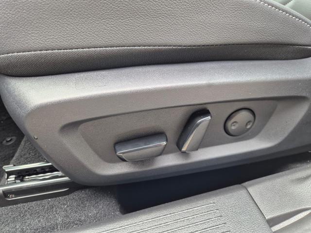 Nissan Qashqai 1.3 DIG-T MHEV 140PS Tekna Voll-Leder Klimaautomatik PanoGlasdach Sitzheizung Lenkradheizung Navi Head-Up Display elektr. Heckklappe ACC PDC v+h 360&deg;Kamera DAB Bluetooth Touchscreen Apple CarPlay Android Auto 19"LM 