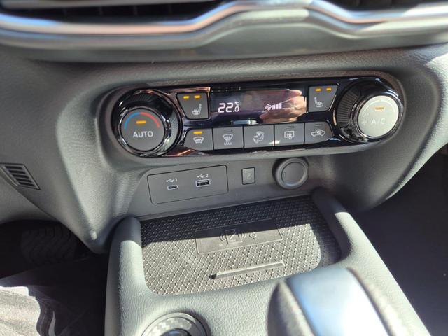 Nissan Juke 1.0 DIG-T 114PS N-Design Automatik Teil-Leder Klimaautomatik Sitzheizung Lenkradheizung PDC v+h R&uuml;ckf.Kamera Navi 19"LM Bluetooth Touchscreen Apple CarPlay Android Auto 