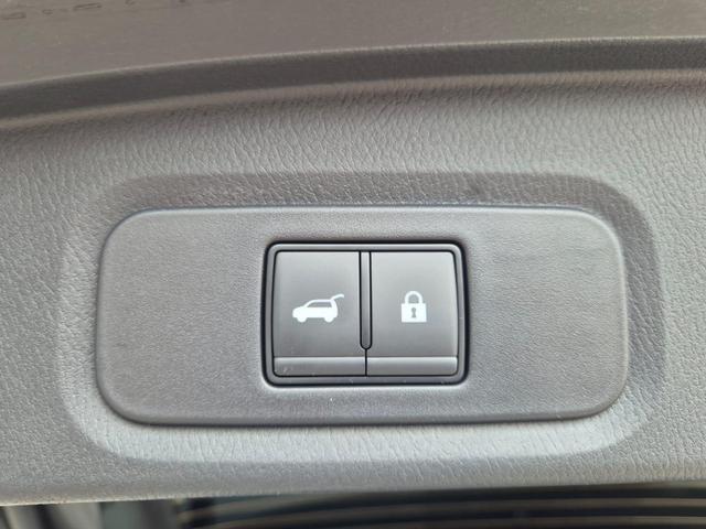 Nissan Qashqai 1.3 DIG-T MHEV 158 PS X-Tronic Tekna Premium Paket 20"LM Teil-Leder PanoGlasdach Klimaautomatik Sitzheizung Lenkradheizung Navi Head-Up Display elektr. Heckklappe ACC PDC v+h 360&deg;Kamera DAB Bluetooth Touchscreen Apple CarPlay Android Auto 