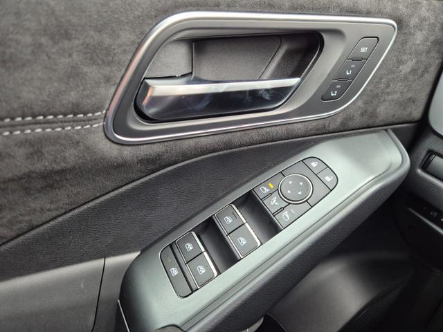 Nissan Qashqai 1.3 DIG-T MHEV 158 PS X-Tronic Tekna Premium Paket 20"LM Teil-Leder PanoGlasdach Klimaautomatik Sitzheizung Lenkradheizung Navi Head-Up Display elektr. Heckklappe ACC PDC v+h 360&deg;Kamera DAB Bluetooth Touchscreen Apple CarPlay Android Auto 