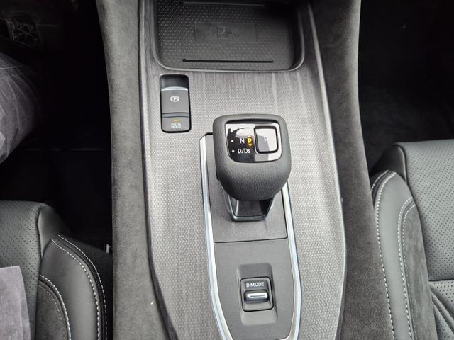 Nissan Qashqai 1.3 DIG-T MHEV 158 PS X-Tronic Tekna Premium Paket 20"LM Teil-Leder PanoGlasdach Klimaautomatik Sitzheizung Lenkradheizung Navi Head-Up Display elektr. Heckklappe ACC PDC v+h 360&deg;Kamera DAB Bluetooth Touchscreen Apple CarPlay Android Auto 