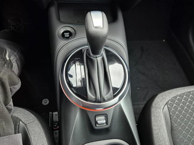 Nissan Juke 1.0 DIG-T 114PS N-Design Automatik Teil-Leder Klimaautomatik Sitzheizung Lenkradheizung PDC v+h R&uuml;ckf.Kamera Navi 19"LM Bluetooth Touchscreen Apple CarPlay Android Auto 