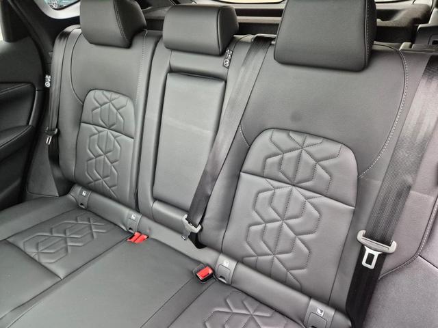 Nissan Qashqai 1.3 DIG-T MHEV 158 PS X-Tronic Tekna Voll-Leder Klimaautomatik PanoGlasdach Sitzheizung Lenkradheizung Navi Head-Up Display elektr. Heckklappe ACC PDC v+h 360&deg;Kamera DAB Bluetooth Touchscreen Apple CarPlay Android Auto 19"LM 