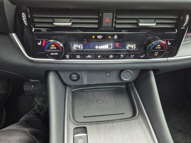 Nissan Qashqai 1.3 DIG-T MHEV 158 PS X-Tronic Tekna Voll-Leder Klimaautomatik PanoGlasdach Sitzheizung Lenkradheizung Navi Head-Up Display elektr. Heckklappe ACC PDC v+h 360&deg;Kamera DAB Bluetooth Touchscreen Apple CarPlay Android Auto 19"LM 