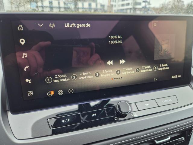 Nissan Qashqai 1.3 DIG-T MHEV 158 PS X-Tronic Tekna Voll-Leder Klimaautomatik PanoGlasdach Sitzheizung Lenkradheizung Navi Head-Up Display elektr. Heckklappe ACC PDC v+h 360&deg;Kamera DAB Bluetooth Touchscreen Apple CarPlay Android Auto 19"LM 