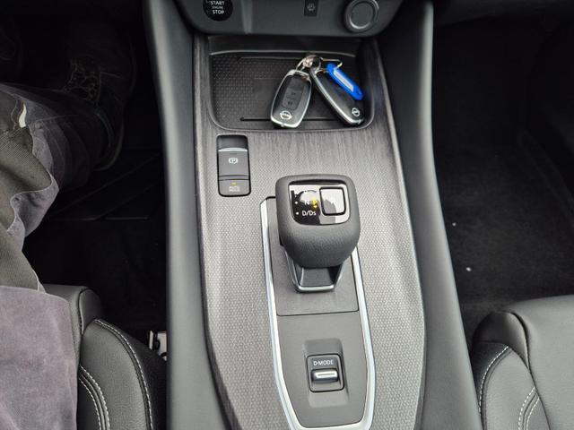 Nissan Qashqai 1.3 DIG-T MHEV 158 PS X-Tronic Tekna Voll-Leder Klimaautomatik PanoGlasdach Sitzheizung Lenkradheizung Navi Head-Up Display elektr. Heckklappe ACC PDC v+h 360&deg;Kamera DAB Bluetooth Touchscreen Apple CarPlay Android Auto 19"LM 