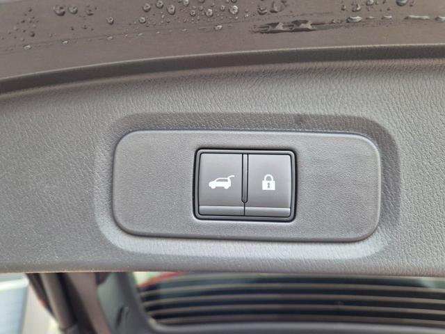 Nissan Qashqai 1.3 DIG-T MHEV 158 PS X-Tronic Tekna Voll-Leder Klimaautomatik PanoGlasdach Sitzheizung Lenkradheizung Navi Head-Up Display elektr. Heckklappe ACC PDC v+h 360&deg;Kamera DAB Bluetooth Touchscreen Apple CarPlay Android Auto 19"LM 