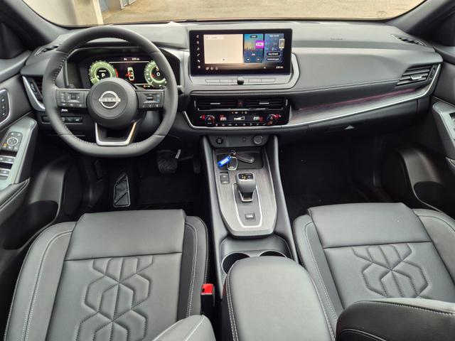 Nissan Qashqai 1.3 DIG-T MHEV 158 PS X-Tronic Tekna Voll-Leder Klimaautomatik PanoGlasdach Sitzheizung Lenkradheizung Navi Head-Up Display elektr. Heckklappe ACC PDC v+h 360&deg;Kamera DAB Bluetooth Touchscreen Apple CarPlay Android Auto 19"LM 