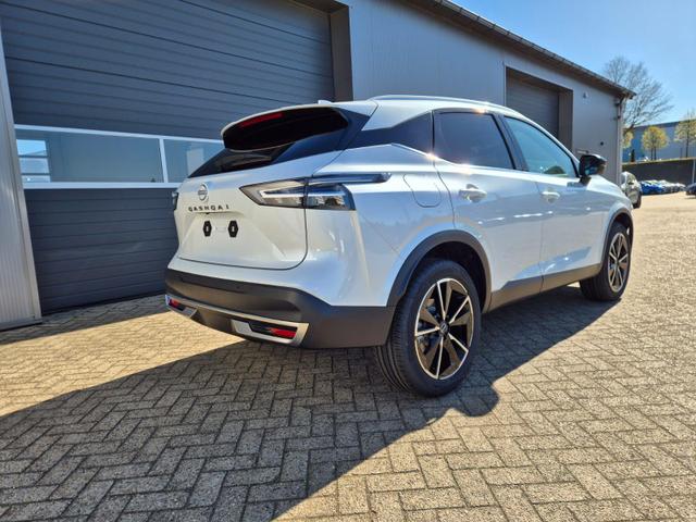 Nissan Qashqai 1.3 DIG-T MHEV 158 PS X-Tronic Tekna Voll-Leder Klimaautomatik PanoGlasdach Sitzheizung Lenkradheizung Navi Head-Up Display elektr. Heckklappe ACC PDC v+h 360&deg;Kamera DAB Bluetooth Touchscreen Apple CarPlay Android Auto 19"LM 