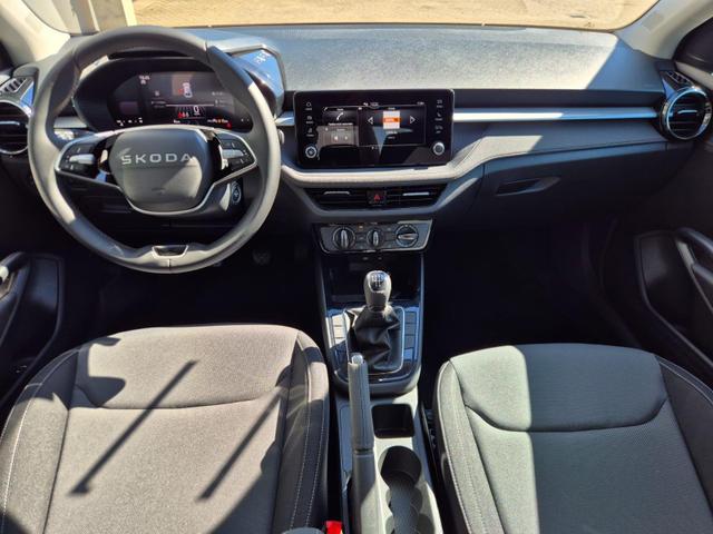 Skoda Fabia 1.0 TSI 95PS Selection 5-t&uuml;rig R&uuml;ckf.Kamera Parksensoren Sitzheizung Multifunktionslenkrad Klima Skoda-Radio Bluetooth Touchscreen Tempomat Nebelsch. Apple CarPlay + Android Auto 