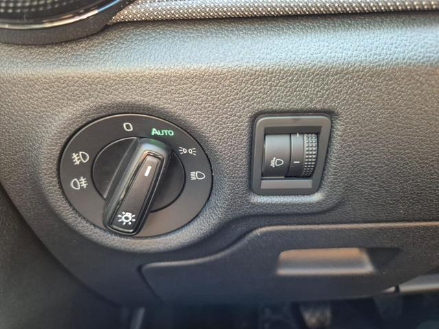 Skoda Fabia 1.0 TSI 95PS Selection 5-t&uuml;rig R&uuml;ckf.Kamera Parksensoren Sitzheizung Multifunktionslenkrad Klima Skoda-Radio Bluetooth Touchscreen Tempomat Nebelsch. Apple CarPlay + Android Auto 