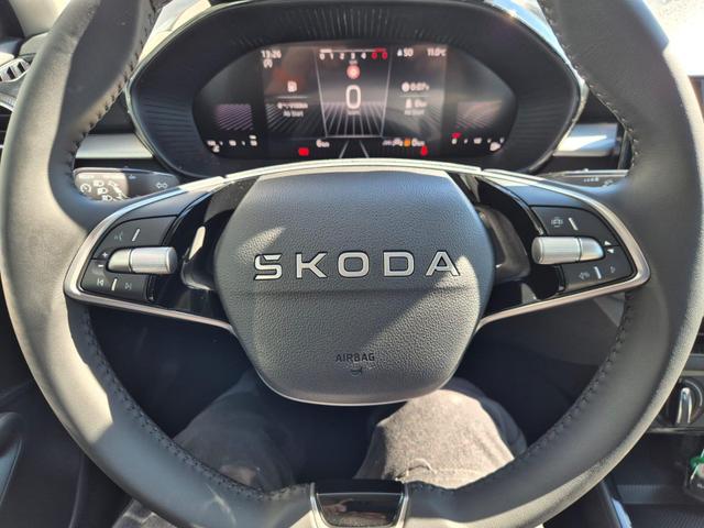 Skoda Fabia 1.0 TSI 95PS Selection 5-t&uuml;rig R&uuml;ckf.Kamera Parksensoren Sitzheizung Multifunktionslenkrad Klima Skoda-Radio Bluetooth Touchscreen Tempomat Nebelsch. Apple CarPlay + Android Auto 