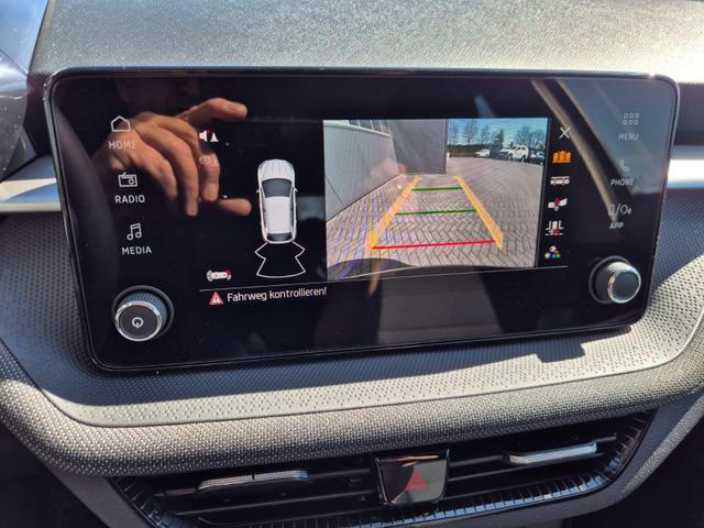 Skoda Fabia 1.0 TSI 95PS Selection 5-t&uuml;rig R&uuml;ckf.Kamera Parksensoren Sitzheizung Multifunktionslenkrad Klima Skoda-Radio Bluetooth Touchscreen Tempomat Nebelsch. Apple CarPlay + Android Auto 