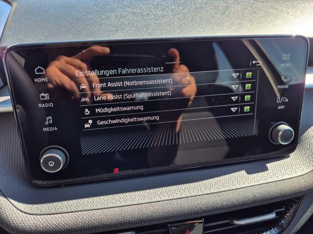 Skoda Fabia 1.0 TSI 95PS Selection 5-t&uuml;rig R&uuml;ckf.Kamera Parksensoren Sitzheizung Multifunktionslenkrad Klima Skoda-Radio Bluetooth Touchscreen Tempomat Nebelsch. Apple CarPlay + Android Auto 