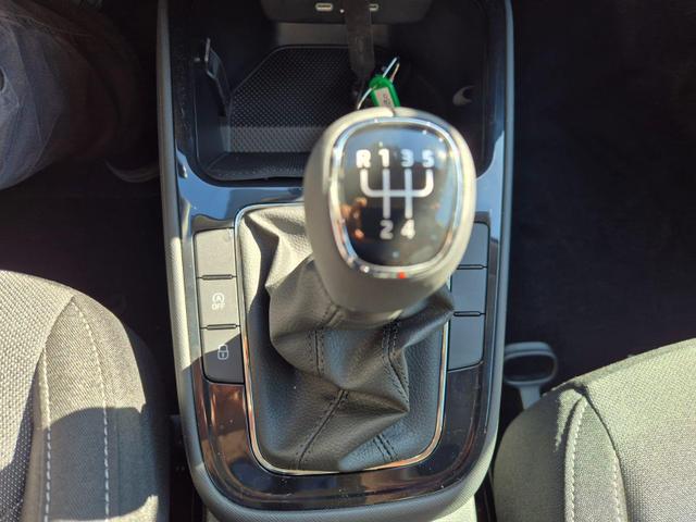 Skoda Fabia 1.0 TSI 95PS Selection 5-t&uuml;rig R&uuml;ckf.Kamera Parksensoren Sitzheizung Multifunktionslenkrad Klima Skoda-Radio Bluetooth Touchscreen Tempomat Nebelsch. Apple CarPlay + Android Auto 