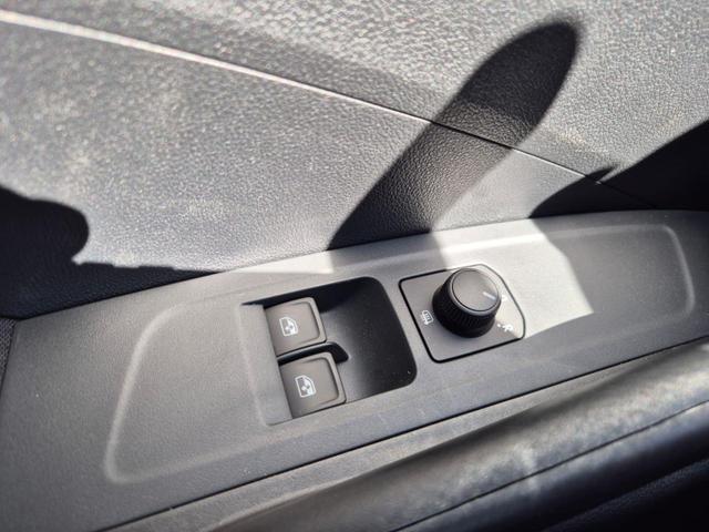 Skoda Fabia 1.0 TSI 95PS Selection 5-t&uuml;rig R&uuml;ckf.Kamera Parksensoren Sitzheizung Multifunktionslenkrad Klima Skoda-Radio Bluetooth Touchscreen Tempomat Nebelsch. Apple CarPlay + Android Auto 