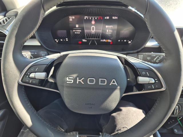 Skoda Fabia 1.0 TSI 95PS Selection 5-t&uuml;rig R&uuml;ckf.Kamera Parksensoren Sitzheizung Multifunktionslenkrad Klima Skoda-Radio Bluetooth Touchscreen Tempomat Nebelsch. Apple CarPlay + Android Auto 