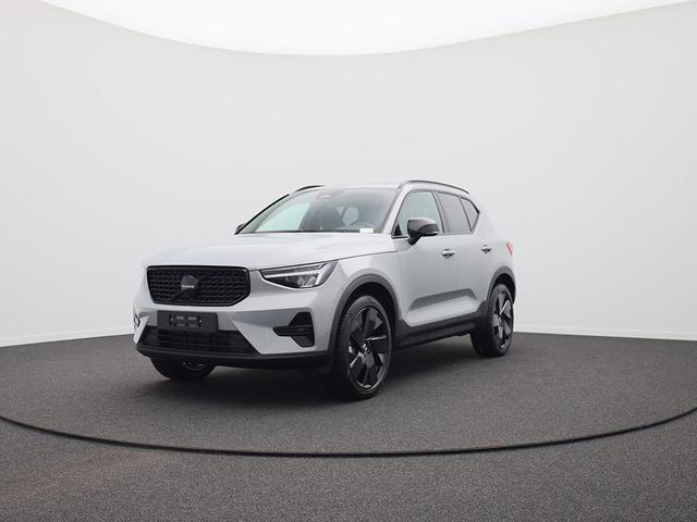 Volvo XC40 - 2.0 Black Edition Plus B4 Mild-Hybrid 197PS Automatik elektr. PanoDach R&uuml;ckf.Kamera PDC v+h ACC el.Heckklappe Harman/Kardon-Sound Klimaautomatik Sitzheizung Lenkradheizung Apple CarPlay Android Auto 20-LM