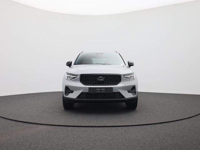 Volvo XC40 2.0 Black Edition Plus B4 Mild-Hybrid 197PS Automatik elektr. PanoDach R&uuml;ckf.Kamera PDC v+h ACC el.Heckklappe Harman/Kardon-Sound Klimaautomatik Sitzheizung Lenkradheizung Apple CarPlay Android Auto 20-LM 