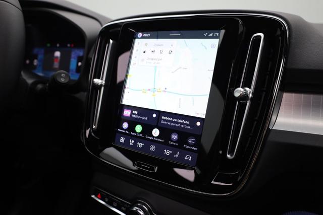 Volvo XC40 2.0 Black Edition Plus B4 Mild-Hybrid 197PS Automatik elektr. PanoDach R&uuml;ckf.Kamera PDC v+h ACC el.Heckklappe Harman/Kardon-Sound Klimaautomatik Sitzheizung Lenkradheizung Apple CarPlay Android Auto 20-LM 