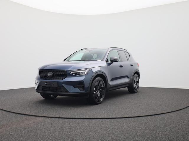 Volvo XC40 - 2.0 Black Edition Plus B4 Mild-Hybrid 197PS Automatik elektr. PanoDach R&uuml;ckf.Kamera PDC v+h ACC el.Heckklappe Harman/Kardon-Sound Klimaautomatik Sitzheizung Lenkradheizung Apple CarPlay Android Auto 20-LM